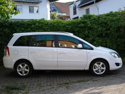 Weiß Gebraucht 2012 Opel Zafira Van / Kleinbus | 3.800 € (Guter Preis)