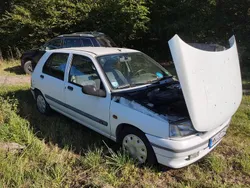Weiß Gebraucht 1990 Renault Clio Kleinwagen | 550 €