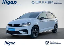 Pure white Gebraucht 2024 VW Touran Highline Van / Kleinbus | 38.760 € (Etwas zu teuer)