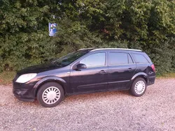 Schwarz Gebraucht 2009 Opel Astra Kombi | 490 €