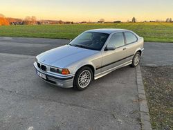 Silber Gebraucht 1997 BMW 323 Compact Kleinwagen | 4.200 € (Superpreis)