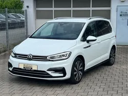 Weiß Gebraucht 2024 VW Touran R-line Van / Kleinbus | 35.666 € (Fairer Preis)