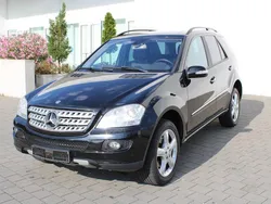 Schwarz Gebraucht 2005 Mercedes ML320 SUV | 6.900 € (Fairer Preis)
