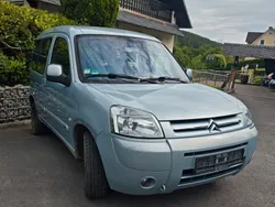 Blau Gebraucht 2005 Citroën Berlingo Van / Kleinbus | 2.190 € (Fairer Preis)