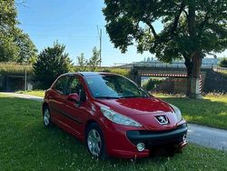 Rot Gebraucht 2009 Peugeot 207 Kleinwagen | 2.650 € (Fairer Preis)