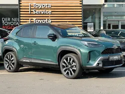 Grün Neu 2025 Toyota Yaris Cross Plus SUV | 37.490 €