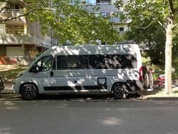 Grau Gebraucht 2023 Fiat 600 Van / Kleinbus | 49.999 €