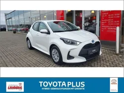 Schneeweiß Gebraucht 2022 Toyota Yaris Hybrid Basis Kleinwagen | 19.390 € (Fairer Preis)