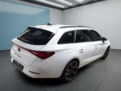 Weiß Gebraucht 2024 Cupra Leon VZ Kombi | 35.999 € (Fairer Preis)