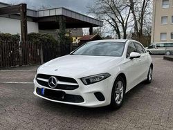 Weiß Gebraucht 2020 Mercedes A180 Kleinwagen | 22.599 € (Fairer Preis)