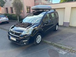 Schwarz Gebraucht 2015 Peugeot Partner Tepee Van / Kleinbus | 6.000 € (Fairer Preis)