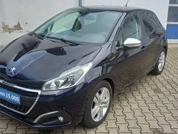 Blau Gebraucht 2019 Peugeot 208 Signature Sky Kleinwagen | 8.900 € (Etwas zu teuer)