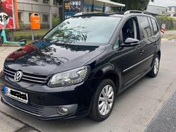 Schwarz Gebraucht 2011 VW Touran Highline Van / Kleinbus | 2.999 € (Superpreis)