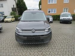 Grau Gebraucht 2022 VW Caddy Style Van / Kleinbus | 33.990 € (Fairer Preis)