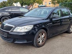 Schwarz Gebraucht 2011 Skoda Octavia Kombi | 3.800 € (Fairer Preis)