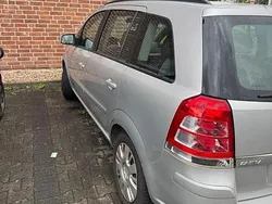 Gelb Gebraucht 2012 Opel Zafira Van / Kleinbus | 5.550 €