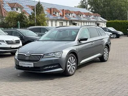 Grau Gebraucht 2022 Skoda Superb Ambition Kombi | 21.490 € (Fairer Preis)
