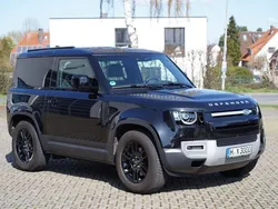 Schwarz Gebraucht 2025 Land Rover Defender S SUV | 73.900 € (Guter Preis)