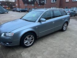Silber Gebraucht 2006 Audi A4 Kombi | 1.100 €