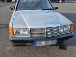 Grau Gebraucht 1986 Mercedes 190 Limousine | 10.000 €