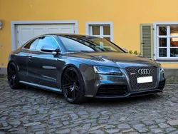 Grau Gebraucht 2011 Audi RS5 Coupé | 29.900 € (Etwas zu teuer)