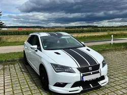Weiß Gebraucht 2015 Seat Leon Style Kombi | 8.800 € (Fairer Preis)