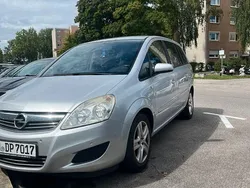 Blau Gebraucht 2009 Opel Zafira Selection Van / Kleinbus | 3.300 € (Etwas zu teuer)