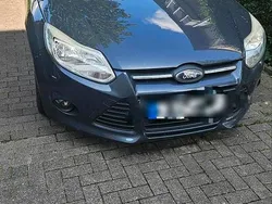 Grau Gebraucht 2011 Ford Focus Kombi | 2.499 € (Guter Preis)