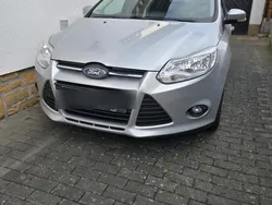 Silber Gebraucht 2013 Ford Focus SYNC Edition Kombi | 2.900 € (Superpreis)