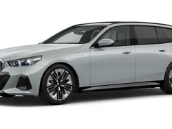 Grau Gebraucht 2024 BMW 520 Comfort Edition Kombi | 56.356 € (Fairer Preis)