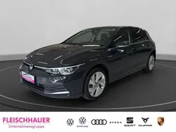 Grau Gebraucht 2024 VW Golf VIII Style Limousine | 26.990 € (Guter Preis)