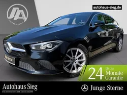 Schwarz Gebraucht 2023 Mercedes CLA200 Shooting Brake Kombi | 29.844 € (Guter Preis)