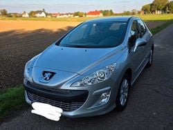 Silber Gebraucht 2010 Peugeot 308 Limousine | 2.750 € (Fairer Preis)