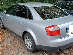 Grau Gebraucht 2002 Audi A4 Limousine | 1.800 € (Fairer Preis)