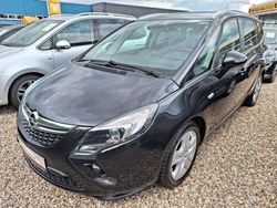 Schwarz Gebraucht 2016 Opel Zafira Tourer Edition Van / Kleinbus | 9.990 € (Fairer Preis)