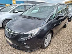 Schwarz Gebraucht 2016 Opel Zafira Tourer Edition Van / Kleinbus | 9.990 € (Fairer Preis)
