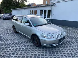 Grau Gebraucht 2004 Toyota Avensis Executive Kombi | 1.300 € (Guter Preis)