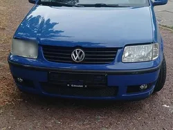 Blau Gebraucht 2000 VW Polo Kleinwagen | 2.450 €