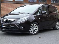 Braun Gebraucht 2016 Opel Zafira Tourer drive Van / Kleinbus | 13.600 €