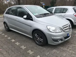 Silber Gebraucht 2009 Mercedes B200 Van / Kleinbus | 6.750 € (Fairer Preis)
