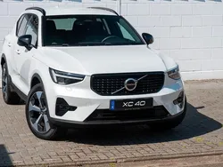Weiß Gebraucht 2022 Volvo XC40 Plus SUV | 32.490 € (Fairer Preis)