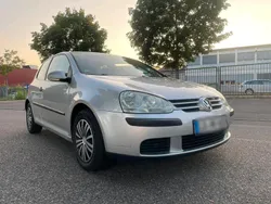 Silber Gebraucht 2005 VW Golf V Limousine | 2.250 € (Guter Preis)