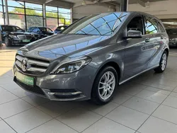 Grau Gebraucht 2014 Mercedes B180 Van / Kleinbus | 13.890 € (Fairer Preis)
