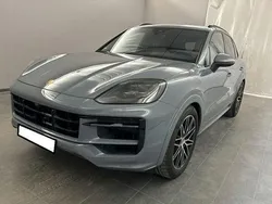 Grau Gebraucht 2023 Porsche Cayenne SUV | 128.990 €