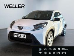 Schneeweiß Gebraucht 2022 Toyota Aygo Kleinwagen | 10.480 €