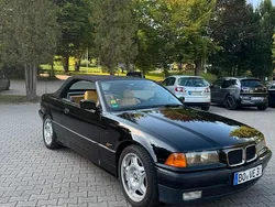 Schwarz Gebraucht 1995 BMW 320 Cabriolet Cabrio | 11.999 €