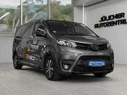 Grau Gebraucht 2016 Toyota Proace Verso Comfort Kombi | 23.990 € (Guter Preis)