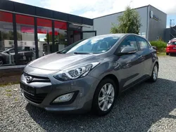 Grau Gebraucht 2015 Hyundai i30 Edition Limousine | 7.950 € (Fairer Preis)