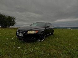 Schwarz Gebraucht 2010 Volvo V70 Summum Kombi | 4.300 € (Guter Preis)