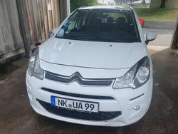 Weiß Gebraucht 2016 Citroën C3 PureTech Kleinwagen | 3.900 € (Guter Preis)